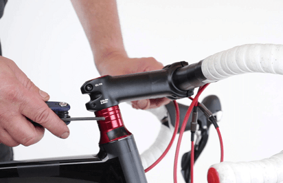 Hoe stel ik de juiste stuurhoogte in voor mijn fiets?